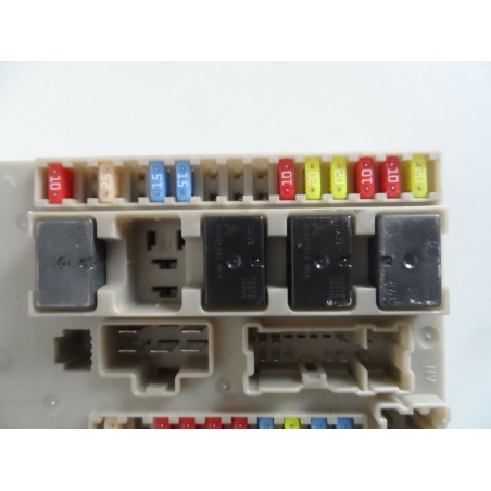 Boîtier à Porte-fusible USM Servitude De Relais - Peugeot Citroën - Pièce D'origine 9636079380