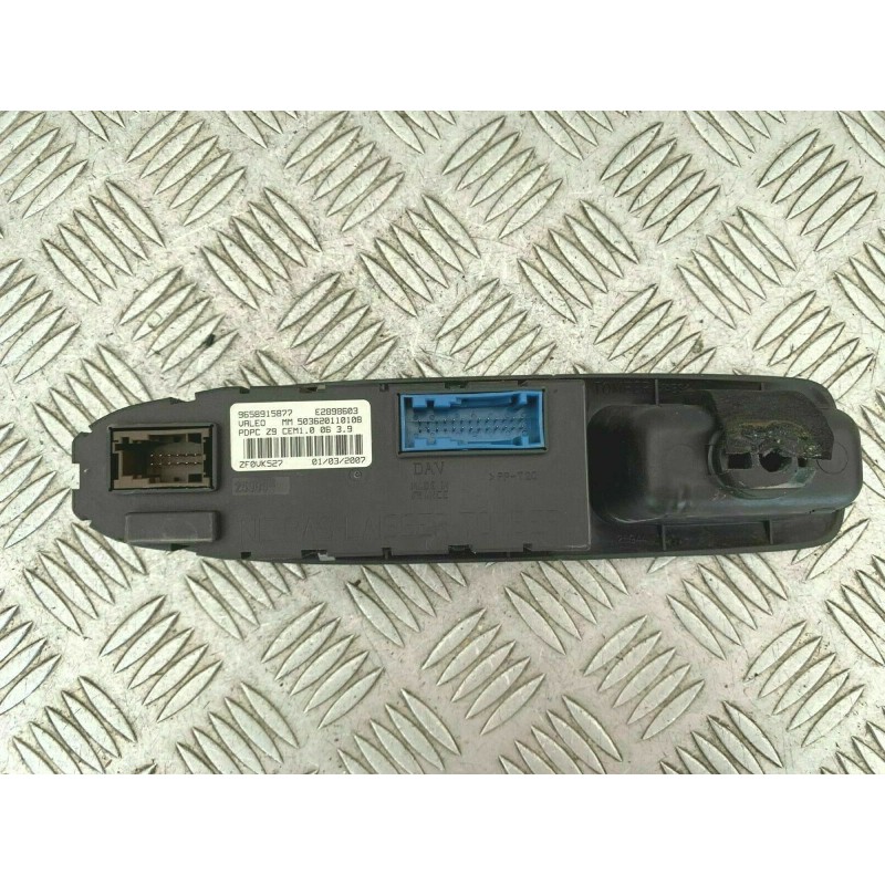 Interrupteur Lève-vitre Attisfiera Pour Sprinter W907/W910 - Remplacement OEM